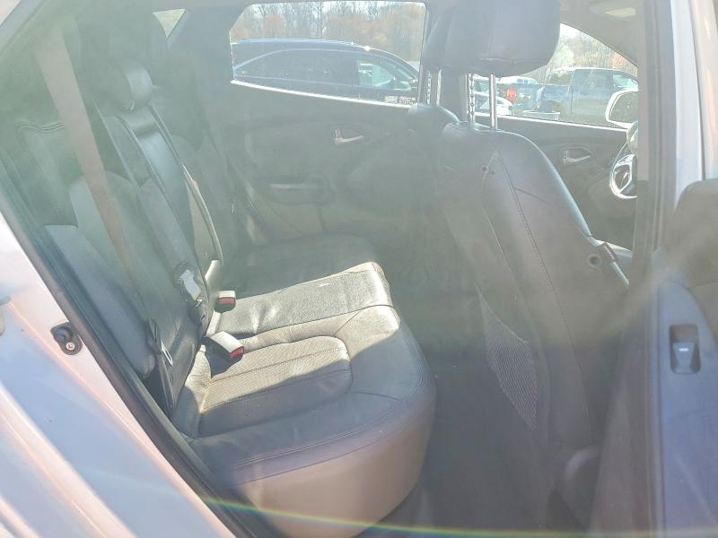 Photo 11 from auction – 2012 HYUNDAI TUCSON with VIN KM8JU3AC9CU362601
