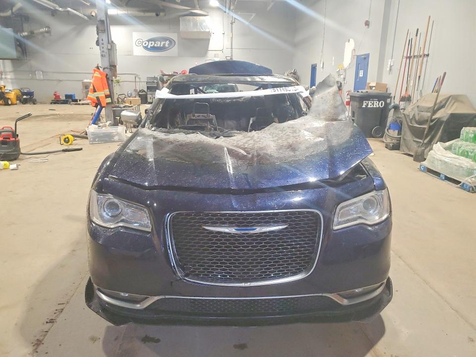 Photo 5 from auction – 2017 CHRYSLER 300C with VIN 2C3CCASG2HH513864