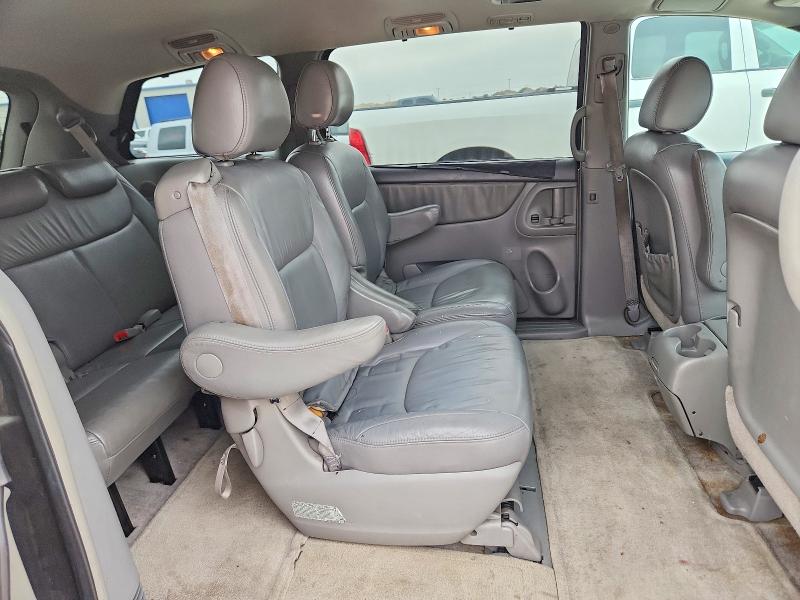 Photo 11 from auction – 2005 TOYOTA SIENNA with VIN 5TDBA22C35S041218