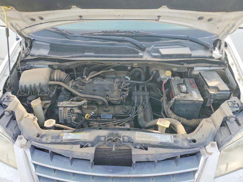 Photo 12 from auction – 2010 CHRYSLER TOWN & COUNTRY with VIN 2A4RR5D18AR266090