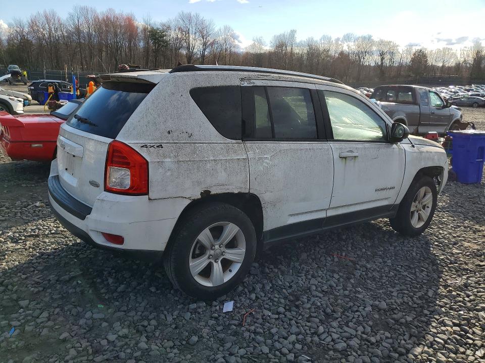Photo 3 from auction – 2013 JEEP COMPASS with VIN 1C4NJDEB0DD140410