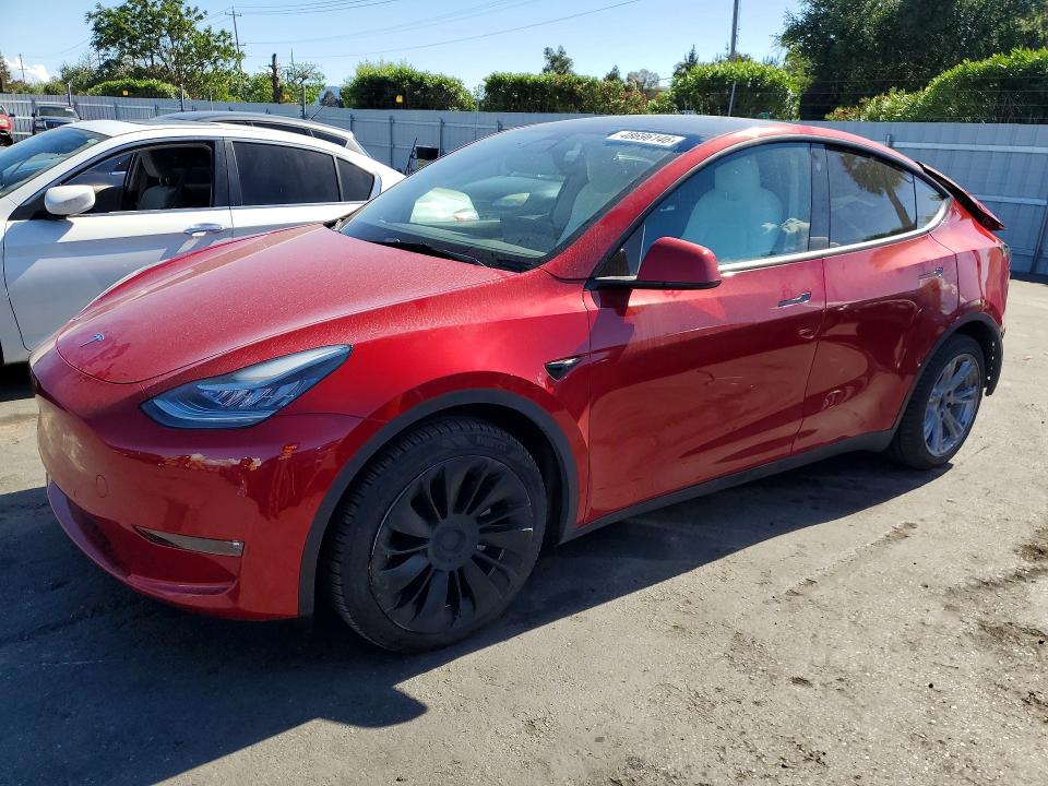 TESLA MODEL Y 2022 with VIN 7SAYGAEE1NF383306 - Photo from auction