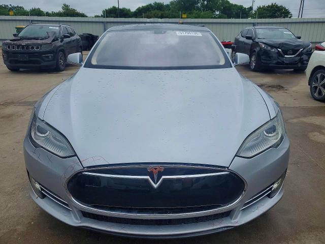 Photo 5 from auction – 2013 TESLA MODEL S with VIN 5YJSA1CN5DFP15737