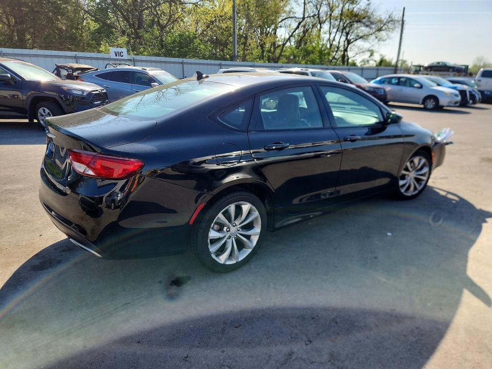 صورة رقم 3 من المزاد - 2015 CHRYSLER 200 مع VIN 1C3CCCBG1FN736252