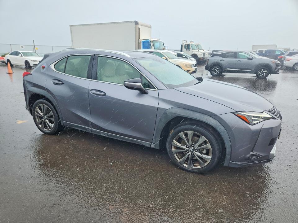 Photo 4 from auction – 2019 LEXUS UX 200 with VIN JTHY3JBH5K2017711