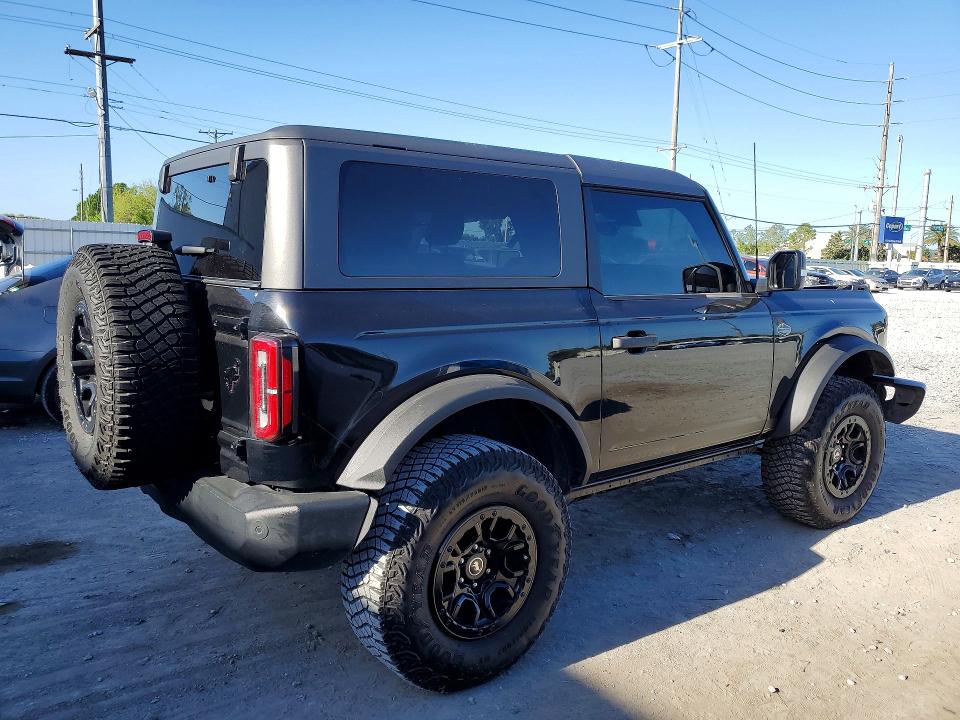 Снимка 3 от търг – 2023 FORD BRONCO с VIN 1FMDE5CP6PLA86346
