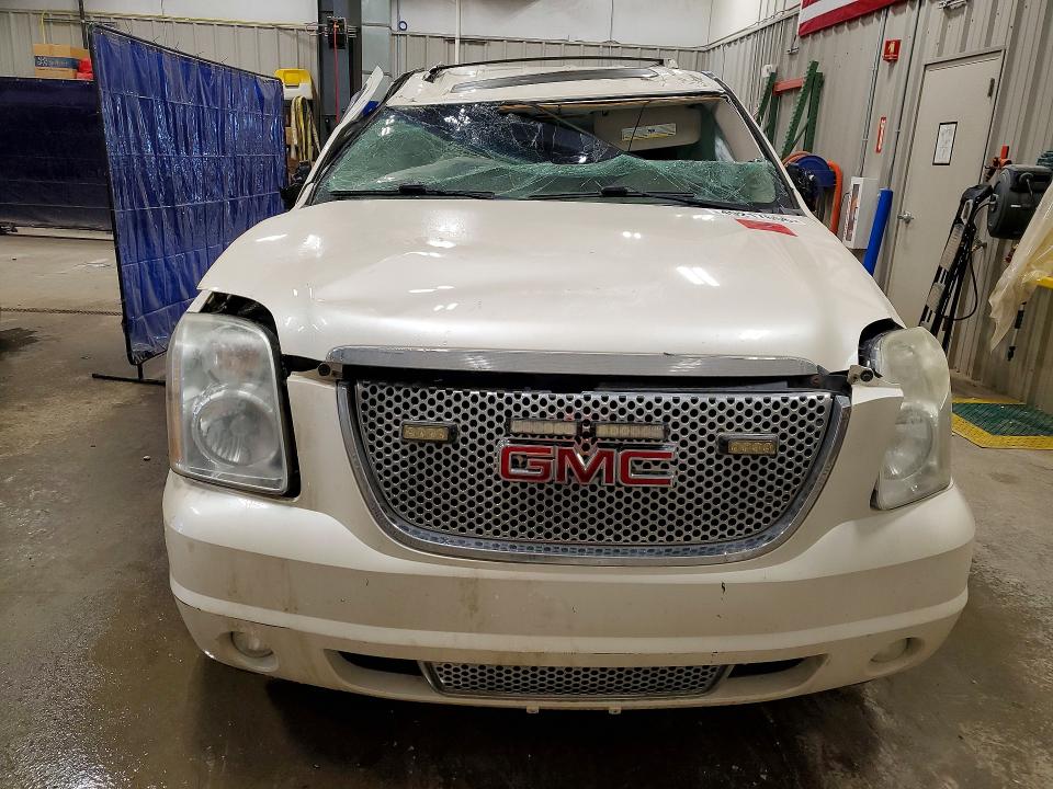 Photo 5 from auction – 2010 GMC YUKON with VIN 1GKUKEEF4AR156582