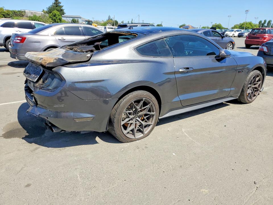 Photo 3 from auction – 2018 FORD MUSTANG with VIN 1FA6P8CF0J5166100