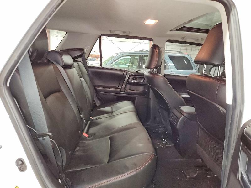 Photo 11 from auction – 2016 TOYOTA 4RUNNER with VIN JTEBU5JR2G5280780