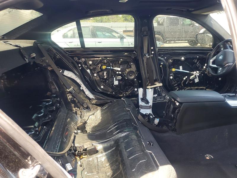 Photo 10 from auction – 2022 BMW 330E with VIN 3MW5P7J03N8C74487