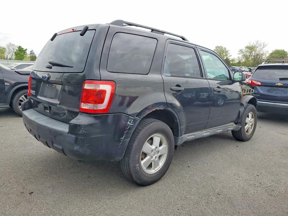 Photo 3 from auction – 2012 FORD ESCAPE with VIN 1FMCU0D74CKA97622