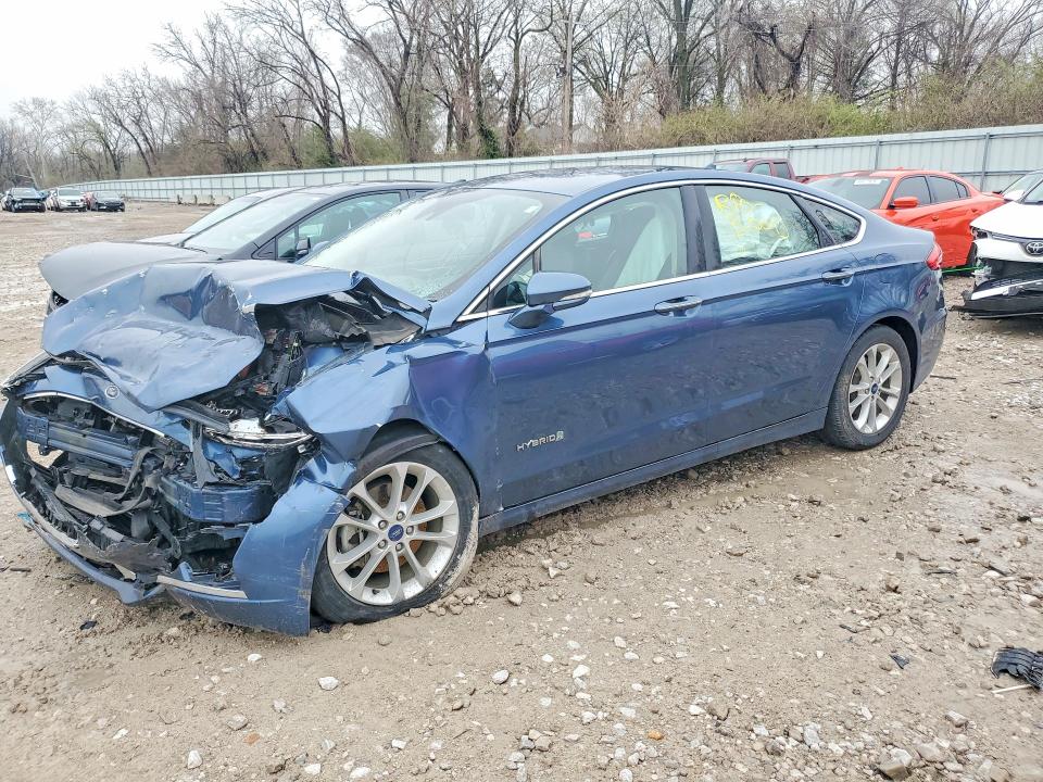 FORD FUSION 2019 z numerem VIN 3FA6P0MU6KR185733 - Zdjęcie z aukcji