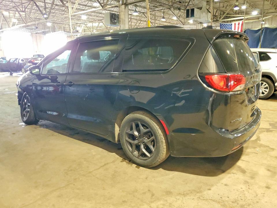 Photo 2 from auction – 2020 CHRYSLER PACIFICA with VIN 2C4RC1GG3LR290414