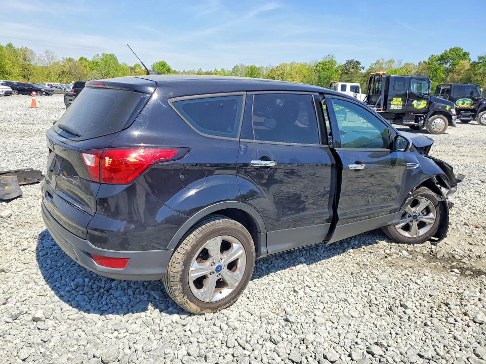 Photo 3 from auction – 2019 FORD ESCAPE with VIN 1FMCU0F70KUA87492