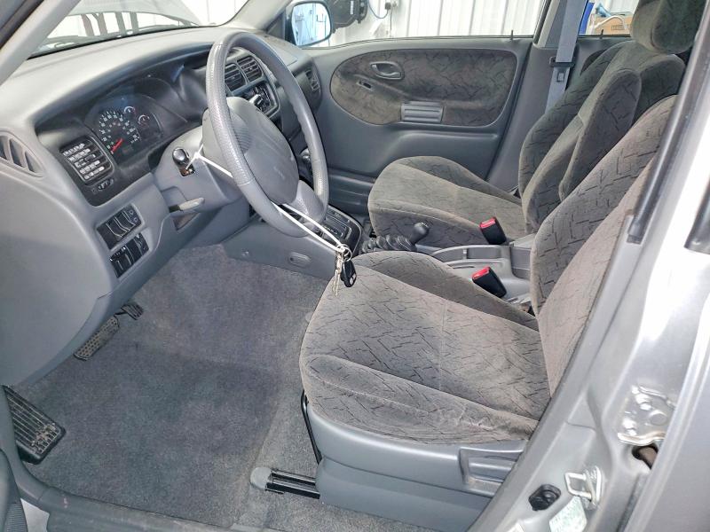 Photo 7 from auction – 2002 CHEVROLET TRACKER with VIN 2CNBJ734926935942