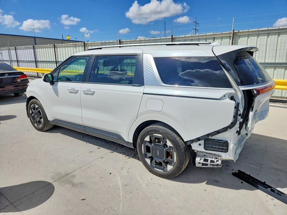 Photo 2 from auction – 2026 KIA CARNIVAL with VIN KNDNC5K35T6615856