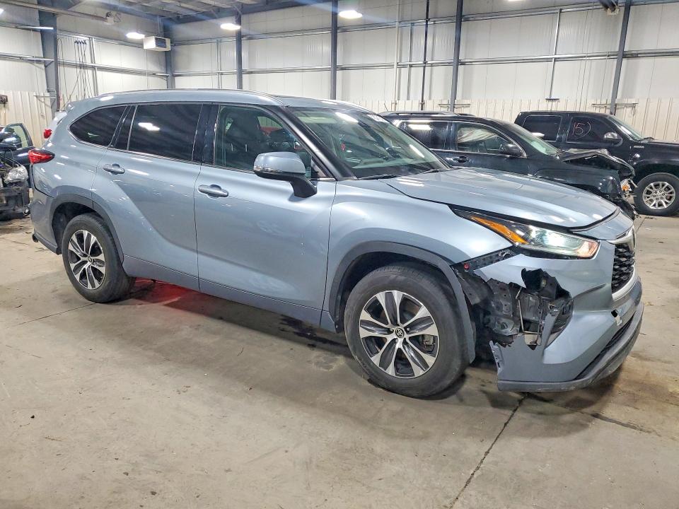 Photo 4 from auction – 2021 TOYOTA HIGHLANDER with VIN 5TDGZRAH5MS080881