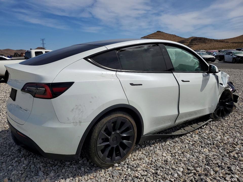 Photo 3 from auction – 2020 TESLA MODEL Y with VIN 5YJYGDEE4LF055616