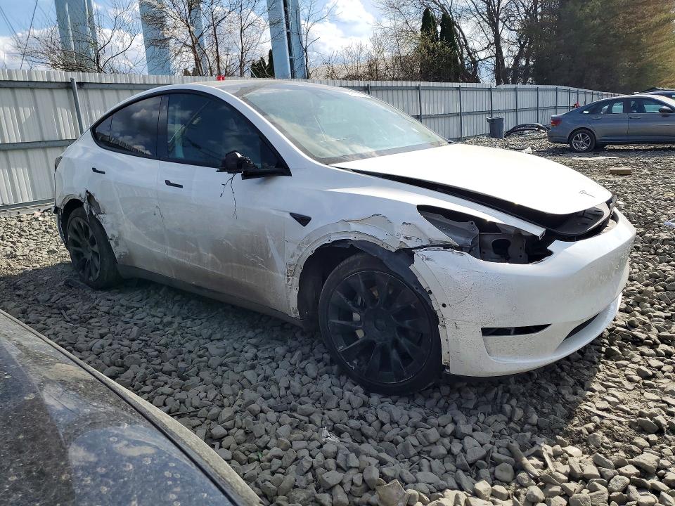 Photo 4 from auction – 2021 TESLA MODEL Y with VIN 5YJYGDEE2MF196508