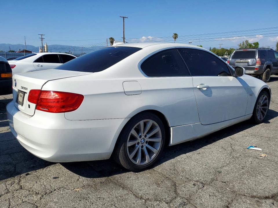 Photo 3 from auction – 2013 BMW 328 with VIN WBAKE5C51DJ107537