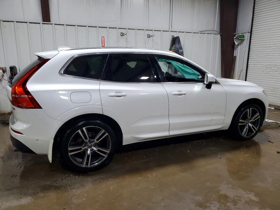 Foto 3 de la subasta – 2018 VOLVO XC60 con VIN LYV102RK6JB111113
