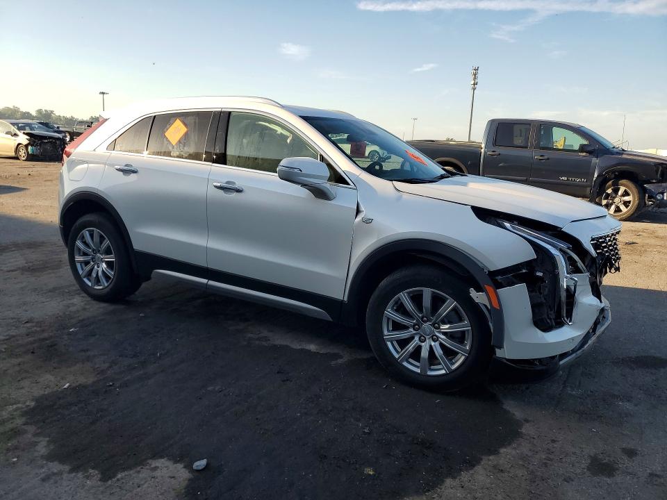 Photo 4 from auction – 2023 CADILLAC XT4 with VIN 1GYFZCR43PF105883