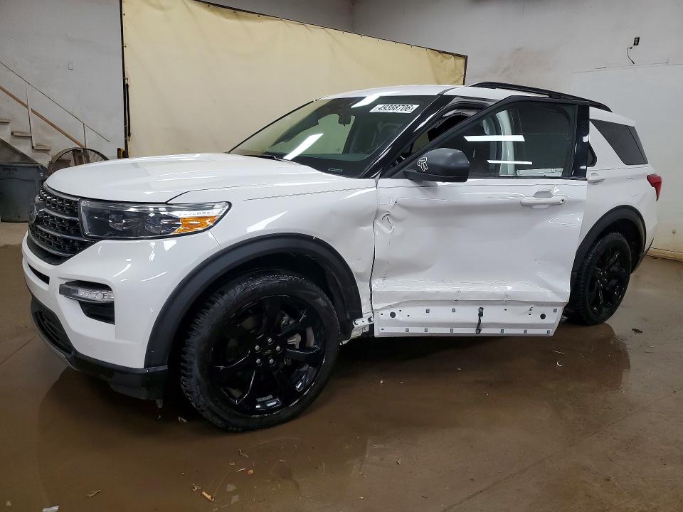 FORD EXPLORER 2022 with VIN 1FMSK8DHXNGB73424 - Photo from auction