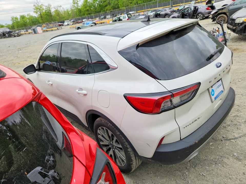 Photo 2 from auction – 2022 FORD ESCAPE with VIN 1FMCU9DZ9NUA84636
