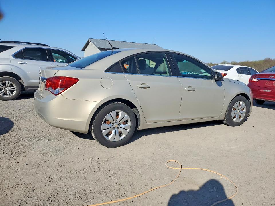 Photo 3 from auction – 2012 CHEVROLET CRUZE with VIN 1G1PC5SH7C7323388