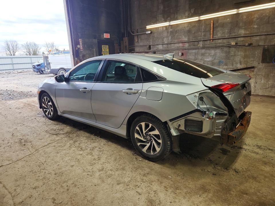 Photo 2 from auction – 2018 HONDA CIVIC with VIN 19XFC2F7XJE203133