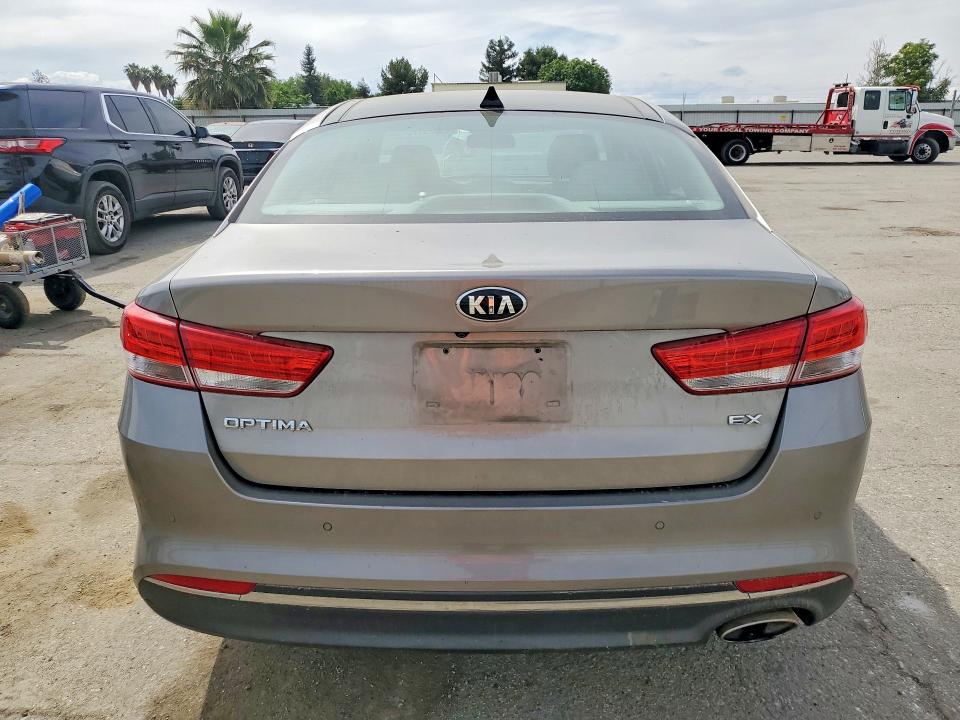 Photo 6 from auction – 2016 KIA OPTIMA with VIN 5XXGU4L30GG072681
