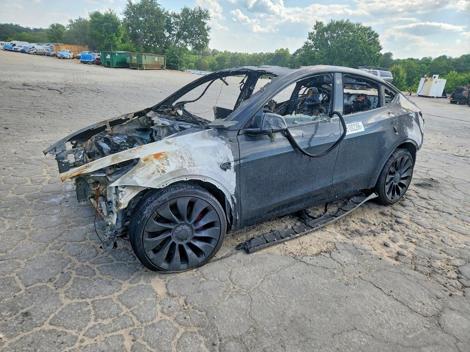TESLA MODEL Y 2022 with VIN 7SAYGDEF0NF462430 - Photo from auction