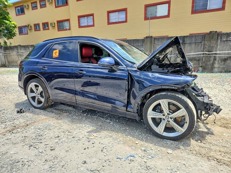 Photo 4 from auction – 2023 GENESIS GV70 with VIN KMUMADTB8PU121233