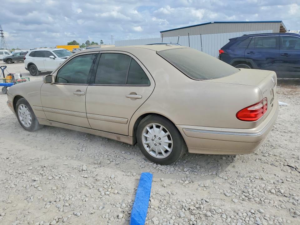 Photo 2 from auction – 2000 MERCEDES-BENZ E with VIN WDBJF65J9YB075091