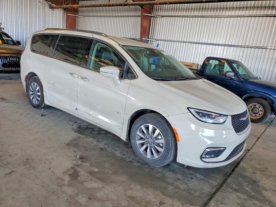 Photo 4 from auction – 2021 CHRYSLER PACIFICA with VIN 2C4RC1L75MR580578