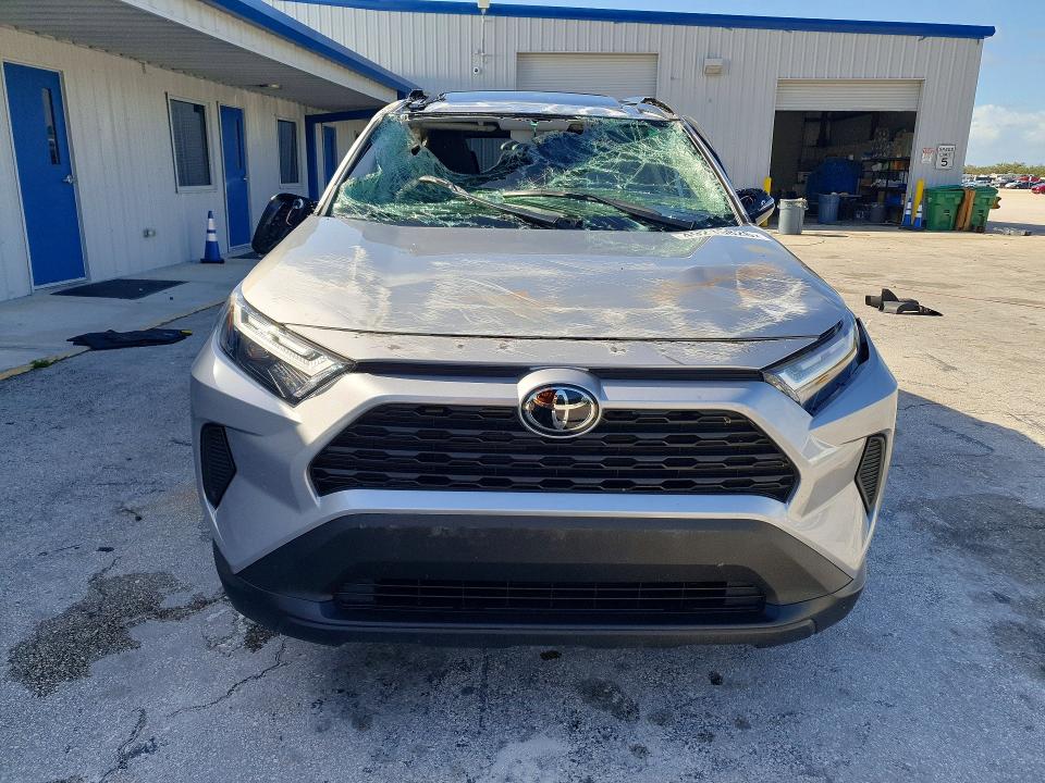 Photo 5 from auction – 2024 TOYOTA RAV4 with VIN 2T3W1RFV0RC295836