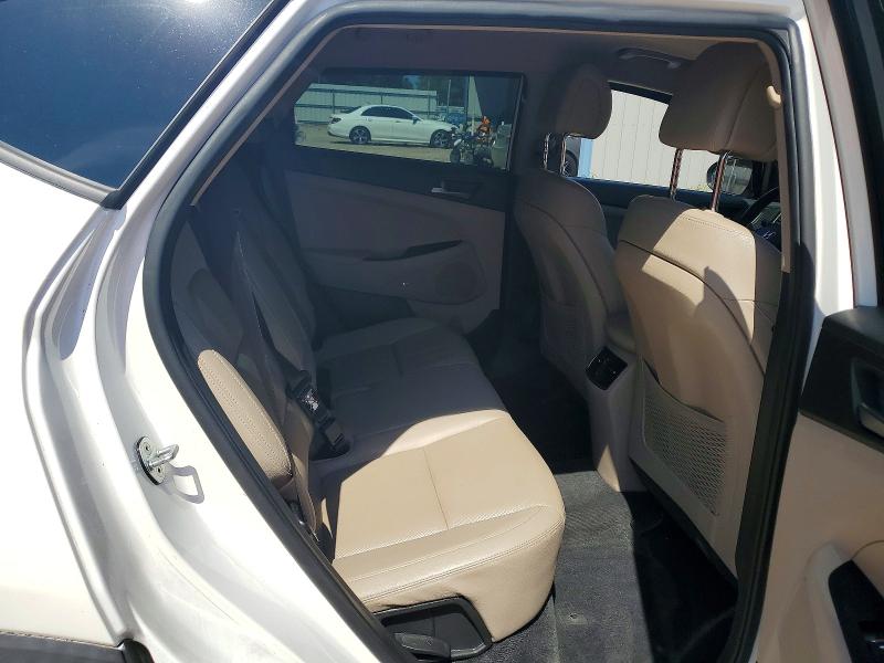 Photo 11 from auction – 2017 HYUNDAI TUCSON with VIN KM8J33A29HU369453