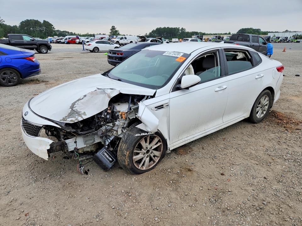 KIA OPTIMA 2018 with VIN 5XXGT4L33JG215648 - Photo from auction