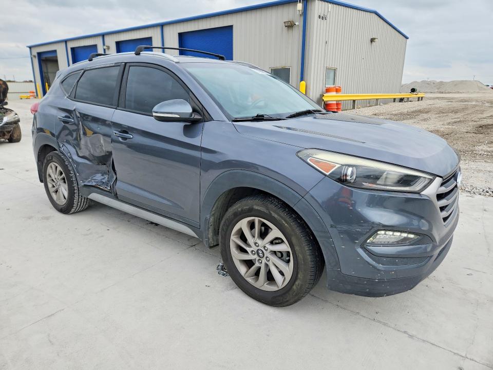 Photo 4 from auction – 2017 HYUNDAI TUCSON with VIN KM8J33A46HU530746