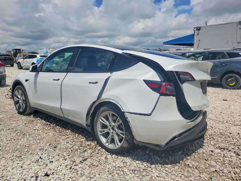 Photo 2 from auction – 2021 TESLA MODEL Y with VIN 5YJYGDEE0MF176810