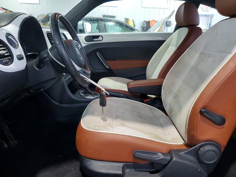 Photo 7 from auction – 2015 VOLKSWAGEN BEETLE with VIN 3VWF17AT8FM653350