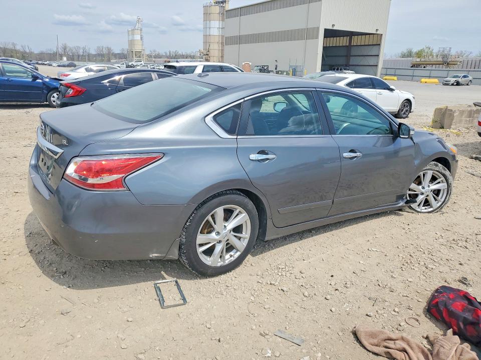 Photo 3 from auction – 2015 NISSAN ALTIMA with VIN 1N4AL3APXFN869330