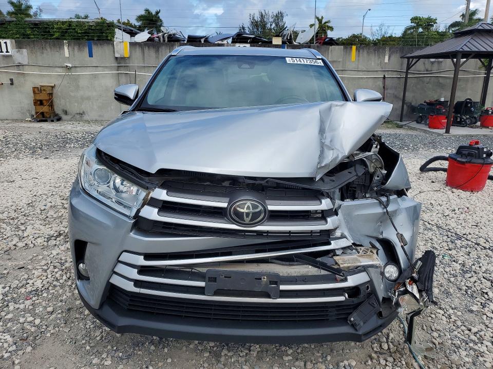 Photo 5 from auction – 2017 TOYOTA HIGHLANDER with VIN 5TDJZRFHXHS522686