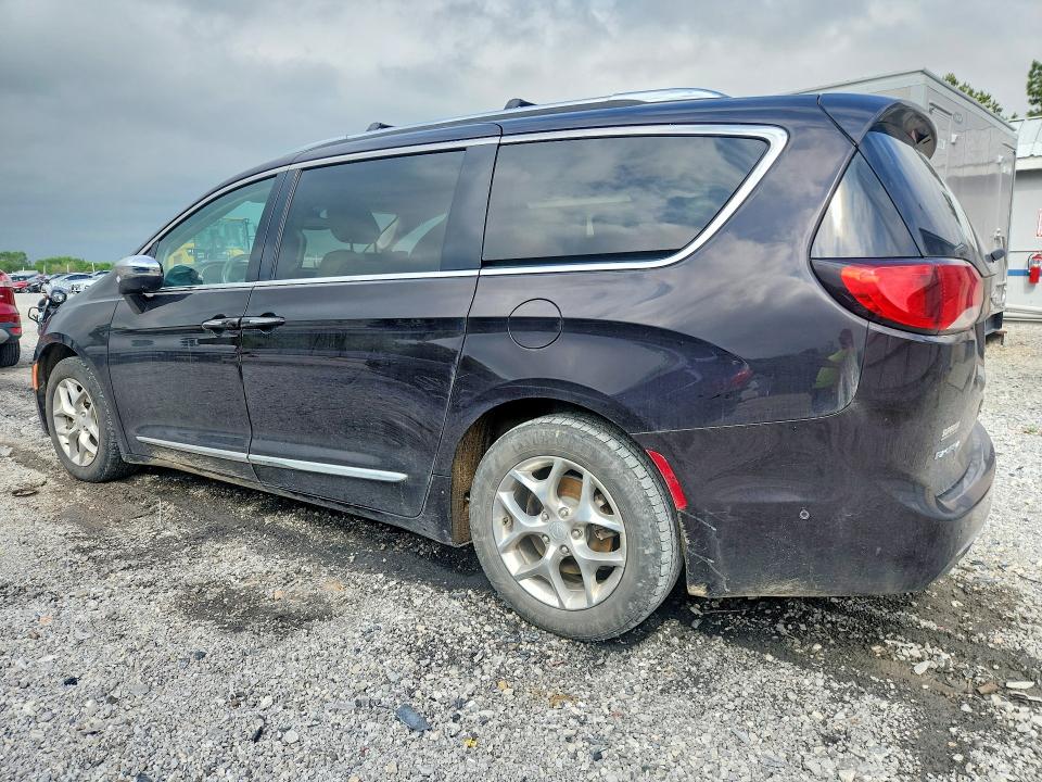 Photo 2 from auction – 2017 CHRYSLER PACIFICA with VIN 2C4RC1GG7HR747894