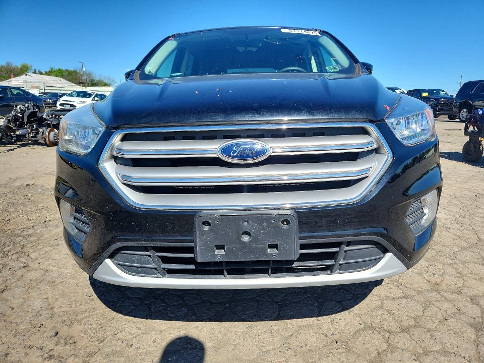 Photo 5 from auction – 2017 FORD ESCAPE with VIN 1FMCU9GD4HUC55135