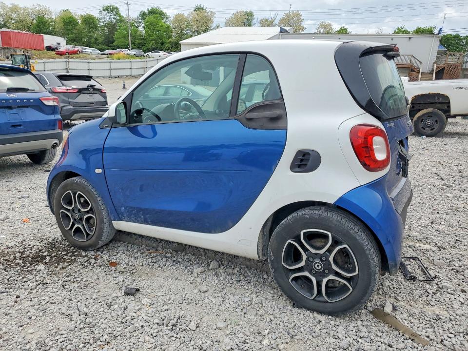 Photo 2 from auction – 2016 SMART FORTWO with VIN WMEFJ5DA7GK063376