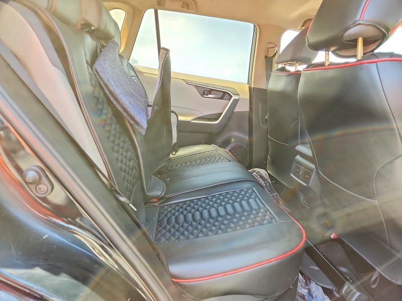 Снимка 11 от търг – 2022 TOYOTA RAV4 HYBRID с VIN JTMRWRFV6ND156038