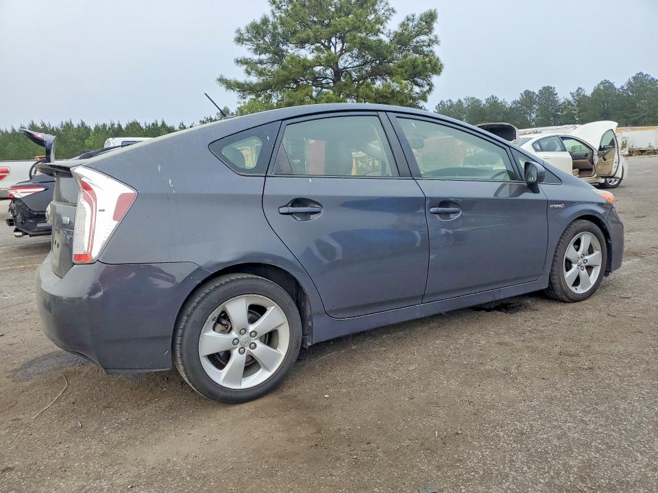 Photo 3 from auction – 2015 TOYOTA PRIUS with VIN JTDKN3DU7F0434577