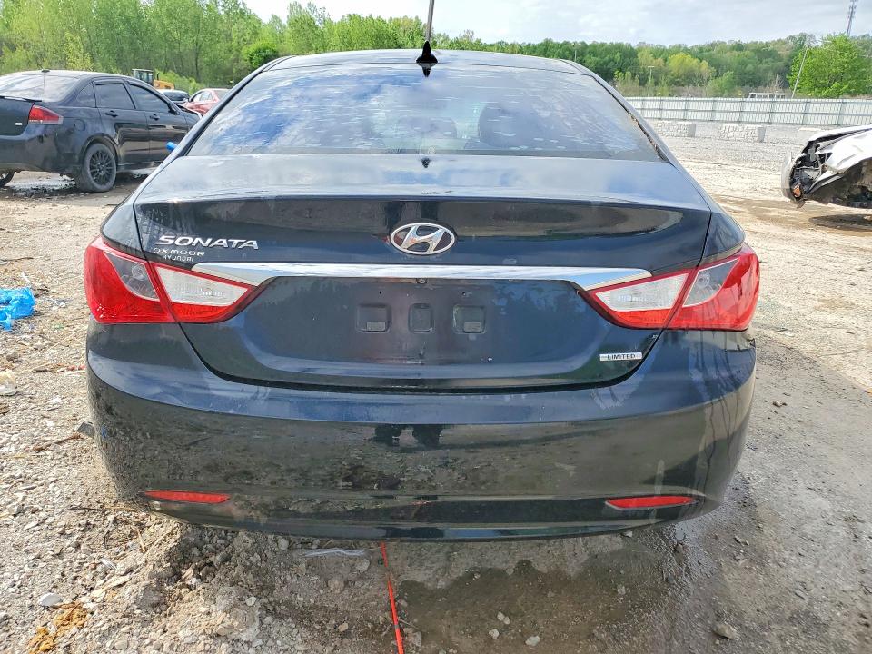 Photo 6 from auction – 2011 HYUNDAI SONATA with VIN 5NPEC4AC7BH107758