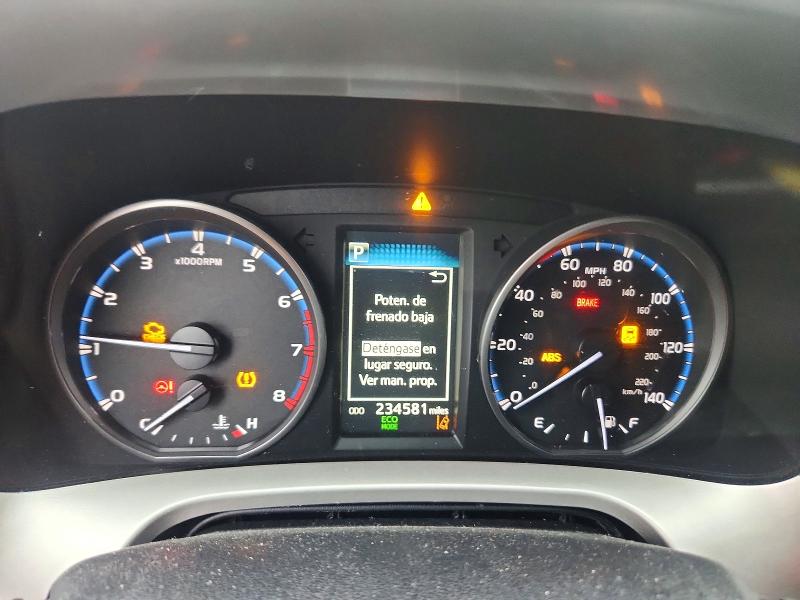 Photo 9 from auction – 2017 TOYOTA RAV4 with VIN JTMZFREV2HJ711929